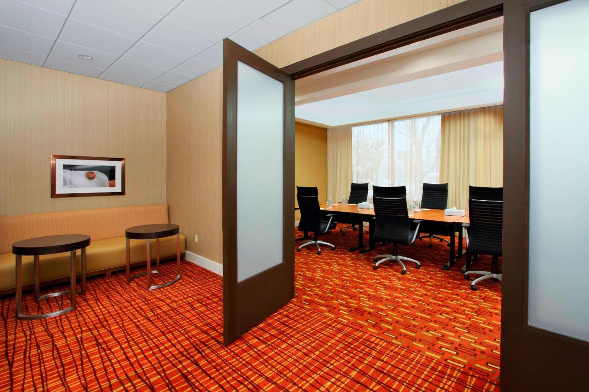 Courtyard By Marriott Lyndhurst/Meadowlands Exterior photo