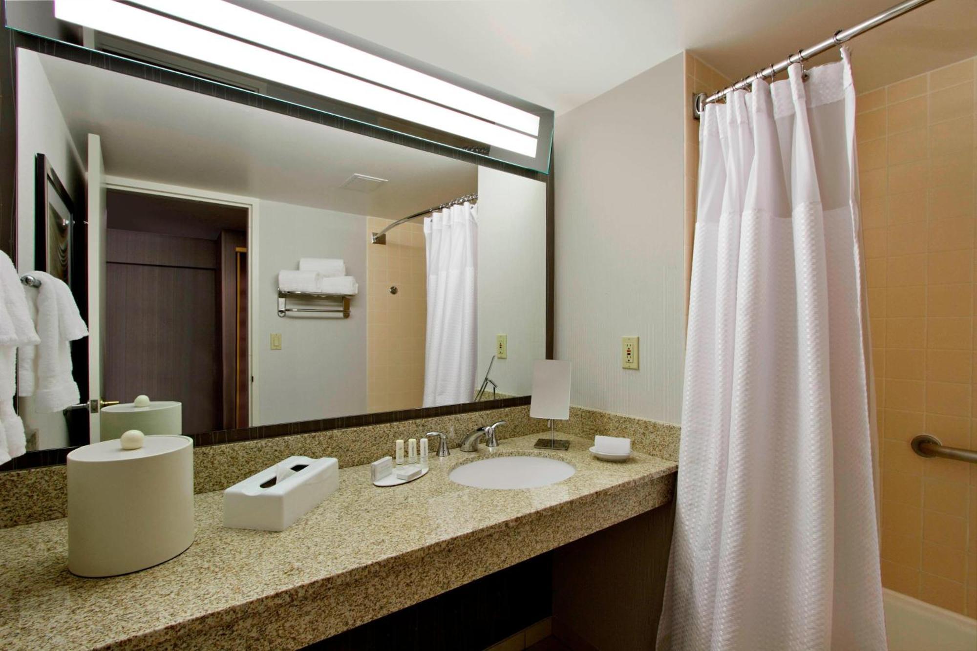 Courtyard By Marriott Lyndhurst/Meadowlands Exterior photo